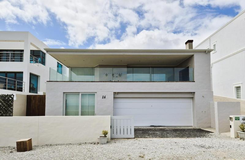 4 Bedroom Property for Sale in Perlemoenbaai Western Cape